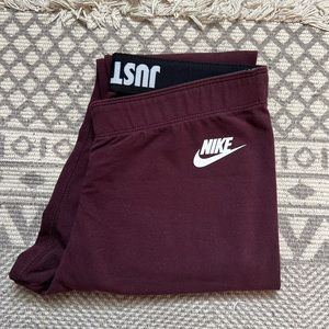 Nike size xs just do it legging in burgundy